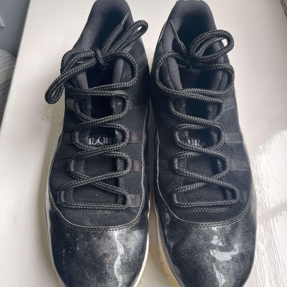 JORDAN 11 RETRO LOW BARONS